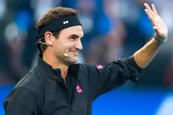 Federer sai da lista de bilionários após recuo nas ações de empresa de material esportivo
