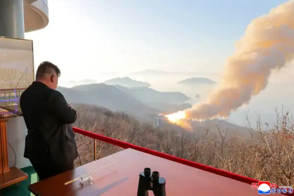 Coreia do Norte lança míssil balístico ao mar em segundo teste em menos de uma semana
