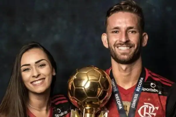 Tainá Militão fala sobre mudança na relação com Léo Pereira após desentendimentos