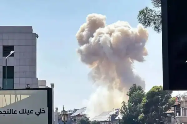Bombardeio russo deixa pelo menos seis mortos em Kiev