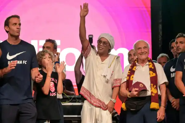 Ronaldinho Gaúcho chega à Itália como novo acionista e rosto do Ravenna FC