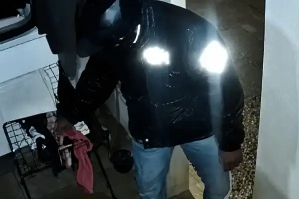 Motoboy suspeito de furtar calcinhas durante entregas em Cajamar