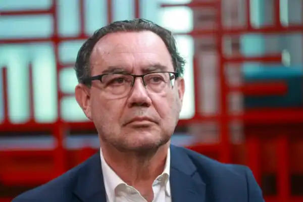 Augusto Cury comparece à Band, mas opta por não participar do debate