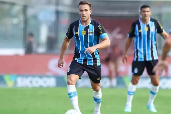 Santos quita embargo de transferências da Fifa com auxílio de Neymar e prepara chegada de Arthur