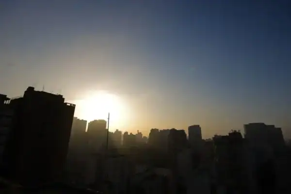 Onda de calor deixa SP em alerta para baixa umidade; Sul do País terá granizo e ventania