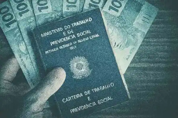 Fim da escala 6×1 se torna estratégia de campanha em jingles de deputados que lideraram comissão