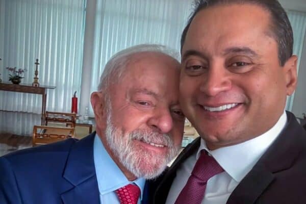Vice-líder do governo Lula operava esquema milionário de lavagem de dinheiro com ajuda de advogado, diz PF