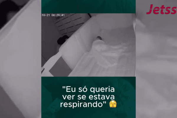 O momento hilário em que pais assustam o bebê ao checar se ele respira!