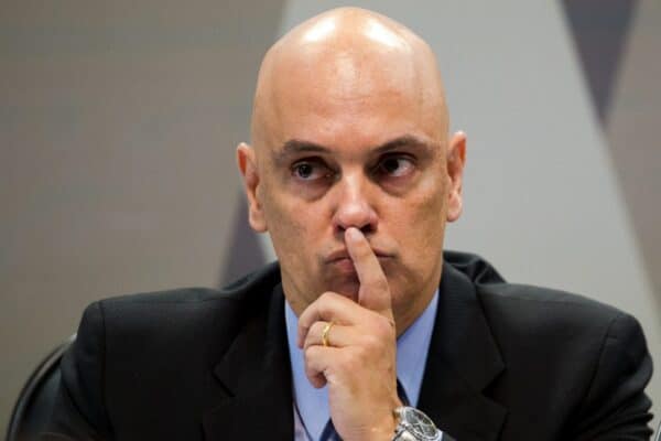 Urgente! Alexandre de Moraes é aconselhado a renunciar no STF