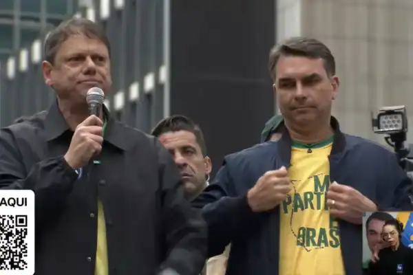 Tarcísio afirma que ninguém está acima da Constituição e que STF precisa se unir para apurar