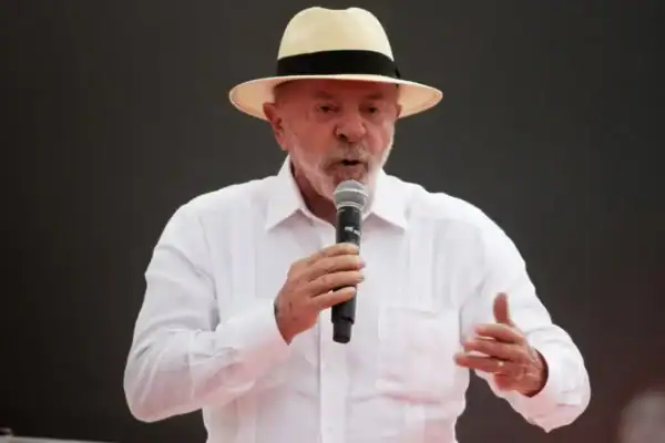 Lula diz a Trump para não intervir nas eleições do Brasil