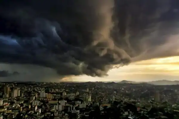 Frio, chuva e risco de temporais marcam início da semana no Brasil