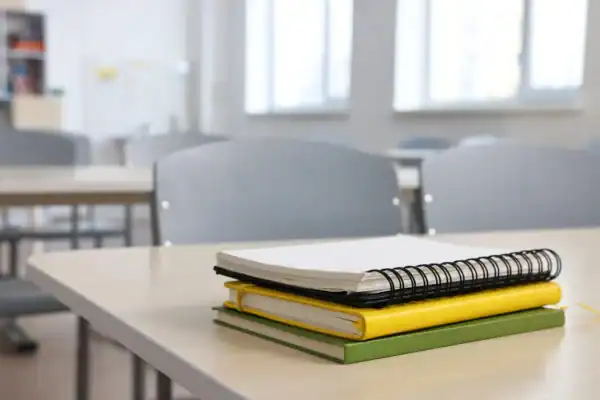 Estudante mata dois colegas a tiros dentro de escola