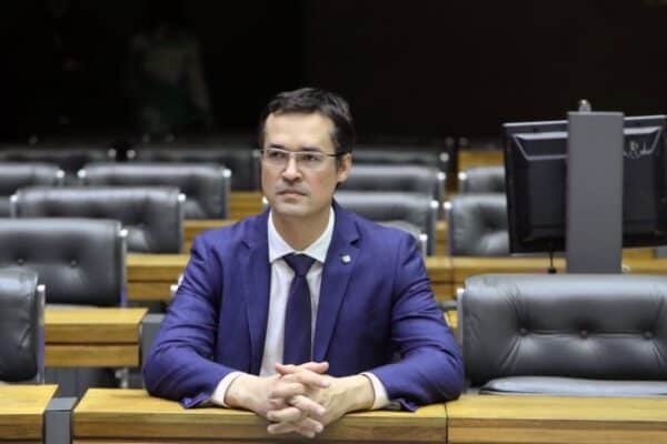 TSE confirma suspensão da campanha de Dallagnol ao Senado