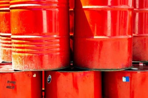 Fazenda vê choque persistente no petróleo e revisa projeção do PIB de 2026