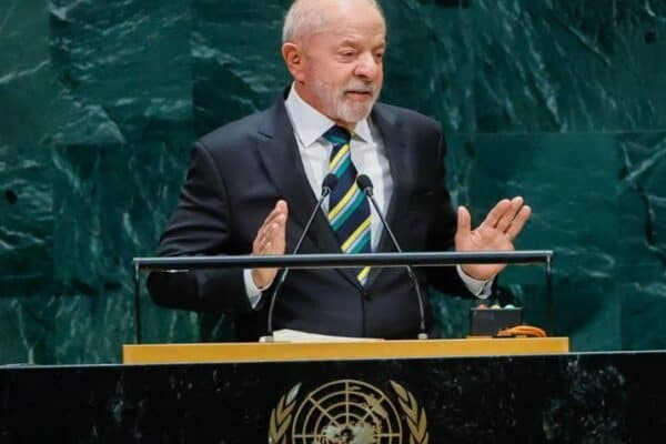 Lula mira eleitor brasileiro na ONU ao tratar de bets, 6 X 1 e Pix