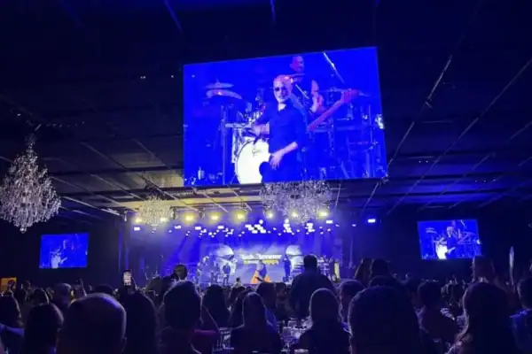 Rick faz última apresentação em festa de 15 anos dois dias antes de morrer