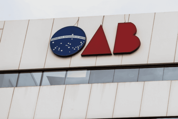 Governo sanciona lei que reestrutura cúpula e cargos da OAB