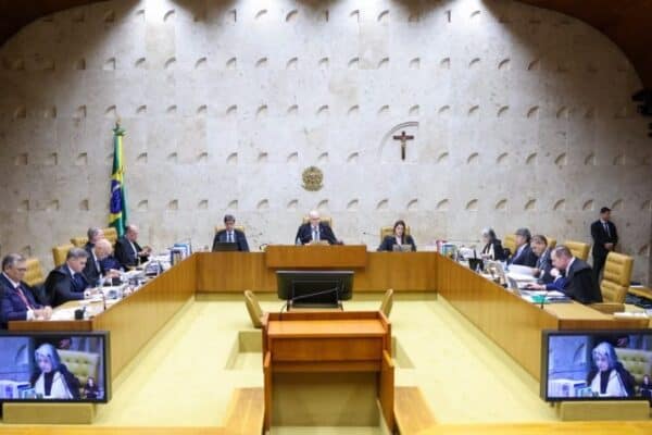 STF retoma votação para unificar regras e prazos das licenças parentais