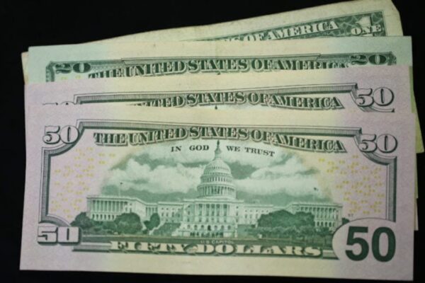 Dívida global ultrapassa US$ 365 trilhões com alta liderada pelos emergentes