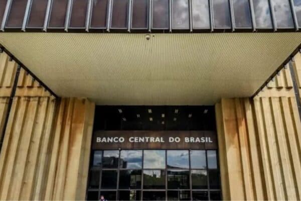 Contas externas do Brasil registram déficit de US$ 5,1 bilhões em agosto